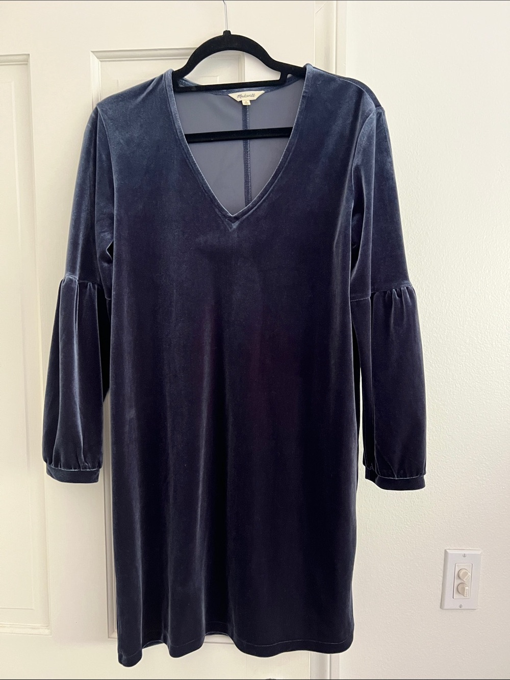 Madewell Velvet V-Neck Long Sleeve Dress in Deep Navy
